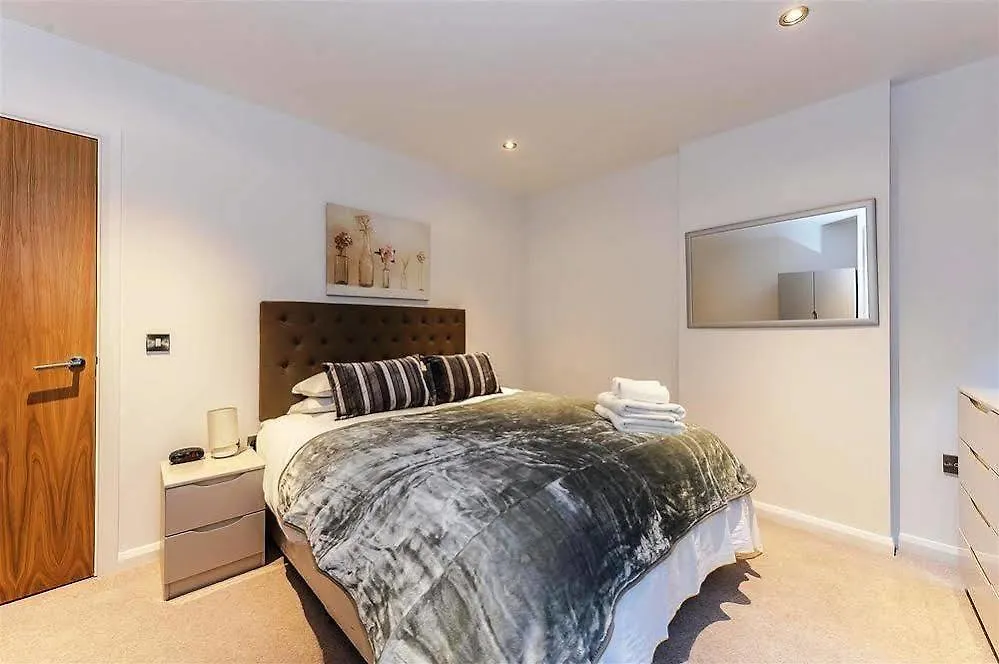 Tooley Street Apartments By Viridian Apartments London
